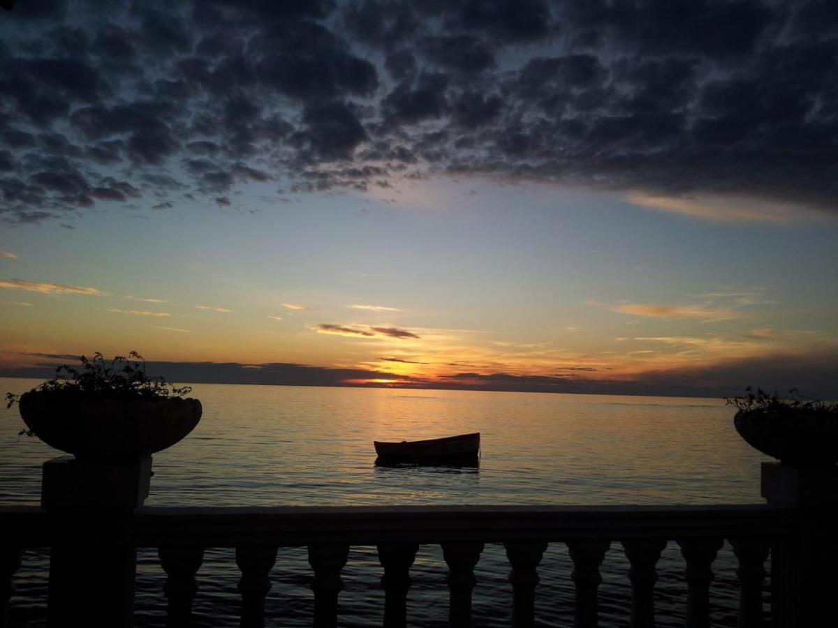 Durres City Apartment, City Center & Close To The Beach Εξωτερικό φωτογραφία